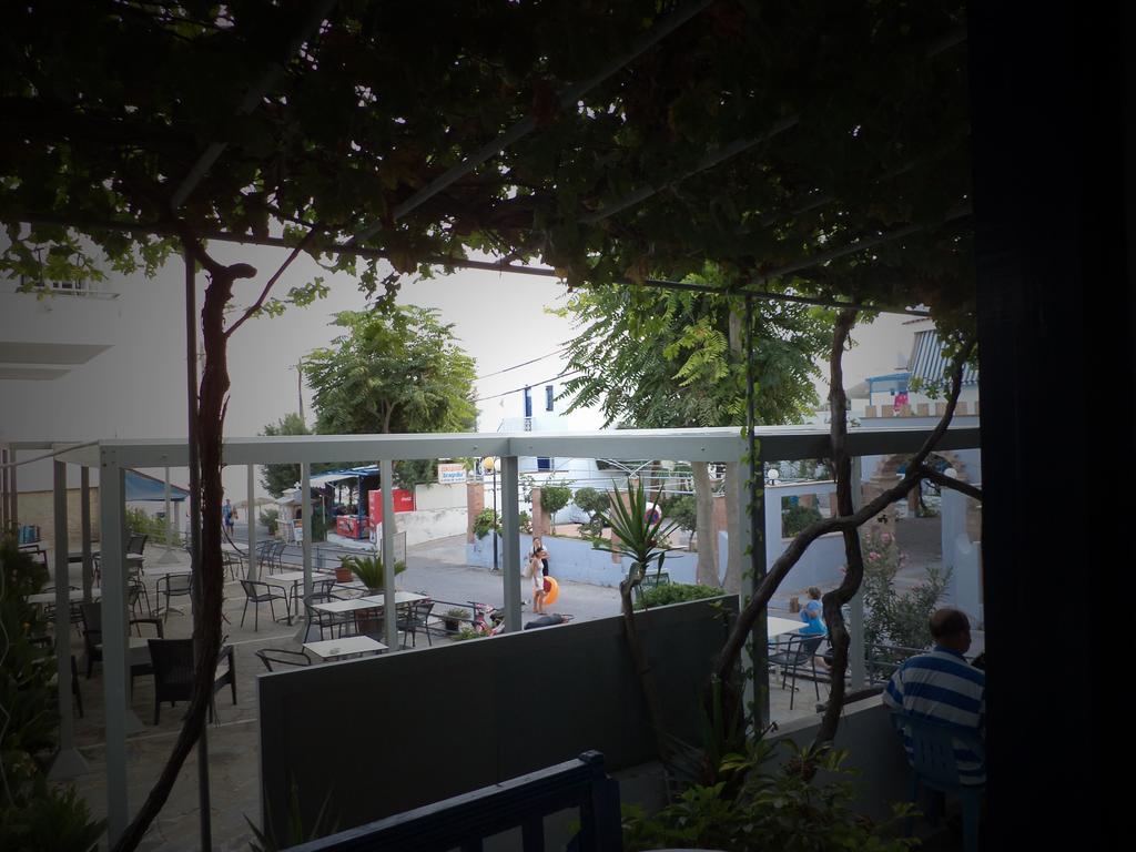 דירות Paralia Agias Foteinis To Kamari מראה חיצוני תמונה